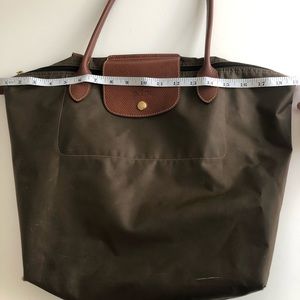 Longchamp tote in olive green